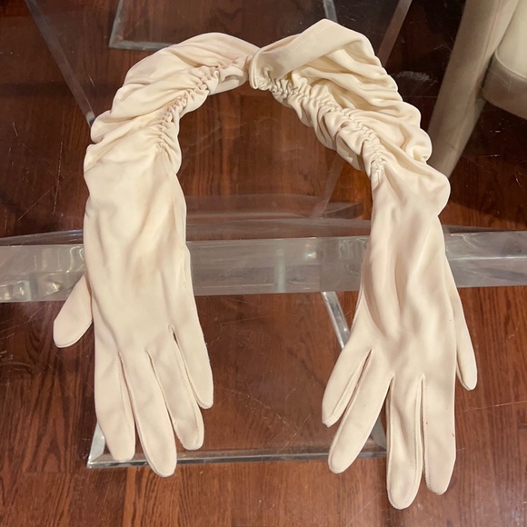 Vintage Cream Victorian long  gloves - Picture 1 of 3